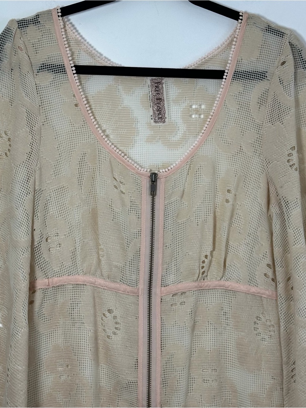 Free People Cream Floral Lace Tunic Dress Size Medium Pink Trim Zip Front Boho - Picture 2 of 9